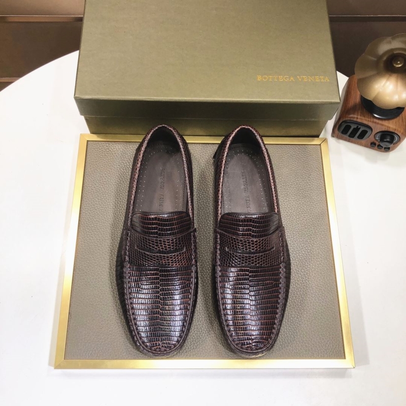 bo*te*ga Ve*ne*ta leather shoes